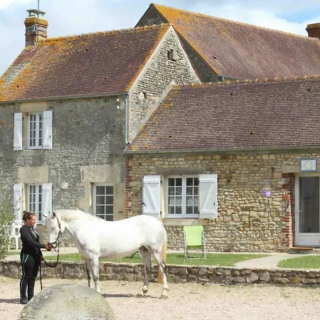 Maison Independante Avec Jardin, Haras Et Equipements Inclus - Fr-1-497-43