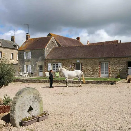 Holiday home Maison Independante Avec Jardin, Haras Et Equipements Inclus - Fr-1-497-43 Montabard